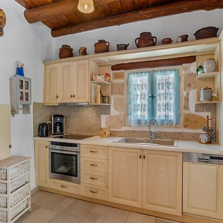 Villa Cellar In Xirosterni